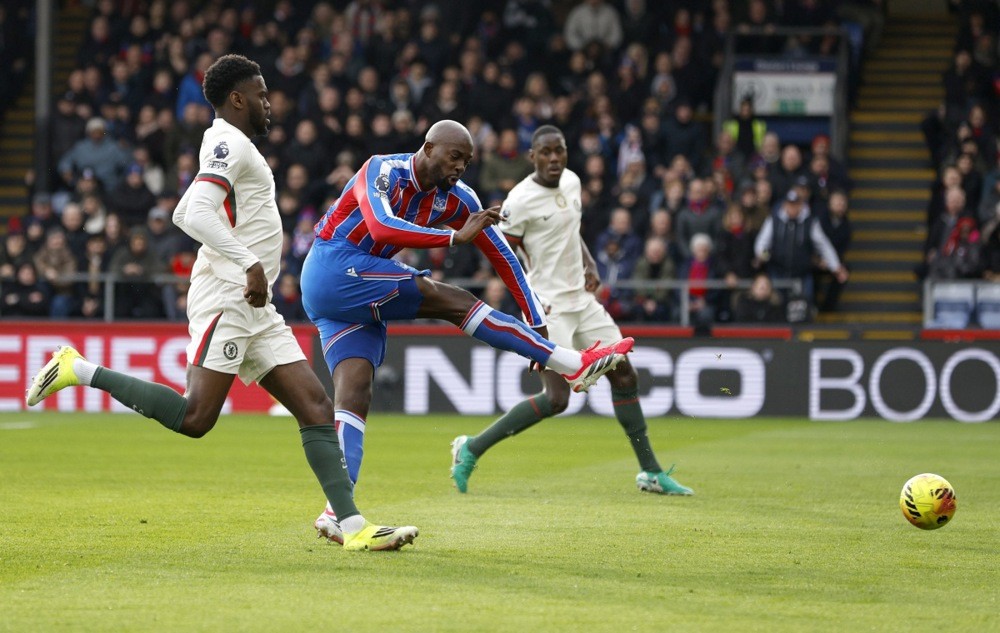 MU cân nhắc đưa Mateta về Old Trafford. Ảnh: EPA/DAVID CLIFF.