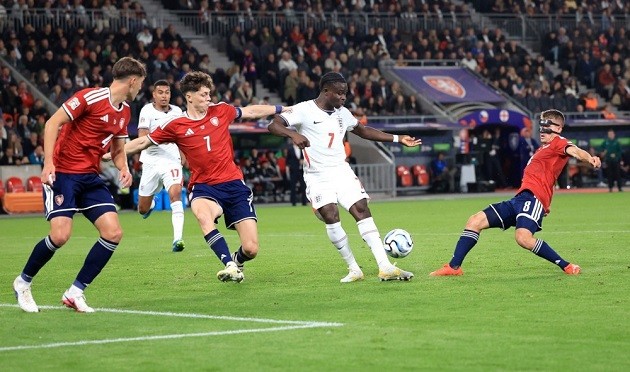 Bukayo Saka - 6: Bỏ lỡ cơ hội ghi bàn ngon ăn trong hiệp một. Ngôi sao này dường như đang thiếu đi sự tự tin cùng cảm giác dứt điểm sắc bén vốn có. Ảnh: EPA.