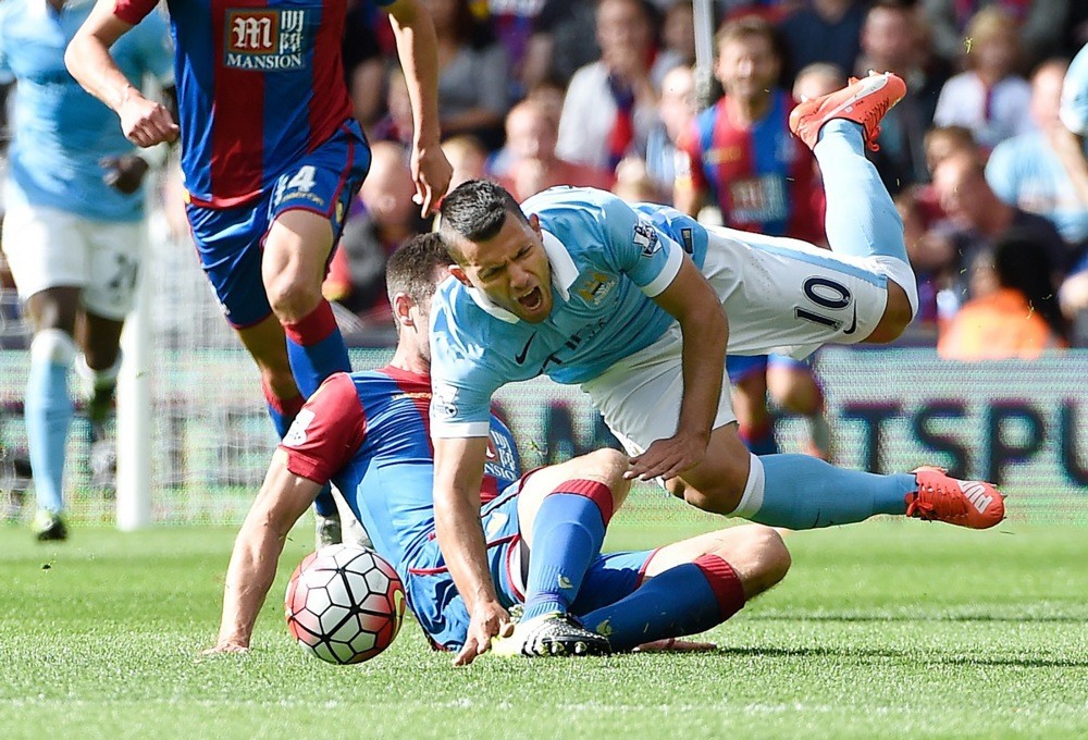 Aguero là một trong những nhân tố quan trọng giúp Man City có chức vô địch Ngoại hạng Anh đầu tiên. Ảnh: EPA/FACUNDO ARRIZABALAGA.