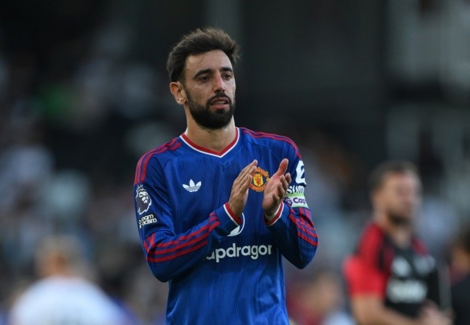 Bruno Fernandes hoàn toàn có khả năng rời Man Utd hè năm sau. Ảnh: EPA/Daniel Hambury.