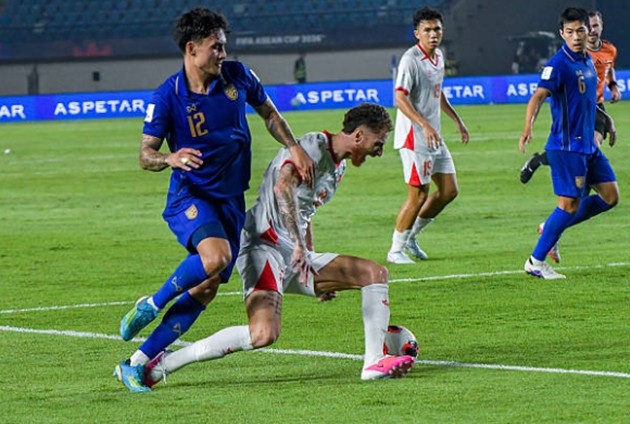 Thái Lan chủ động chơi chắc chắn để bảo toàn tỷ số. Ảnh: Khairizal Maris/NurPhoto qua Getty Images