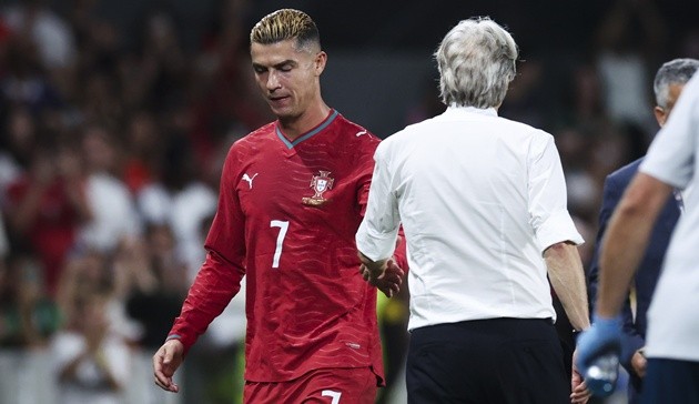 Ronaldo xảy ra mâu thuẫn với Jorge Jesus. (Ảnh: EPA Images)