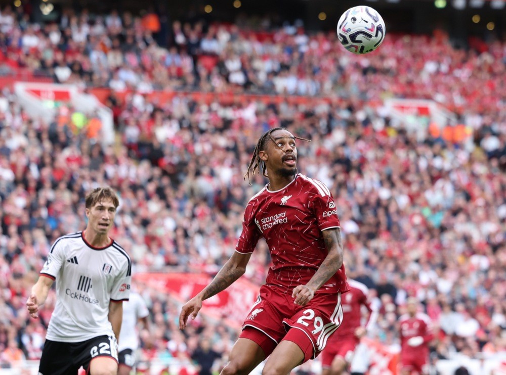 Barcola chưa để lại nhiều dấu ấn ở Liverpool. Ảnh: EPA IMAGES. 