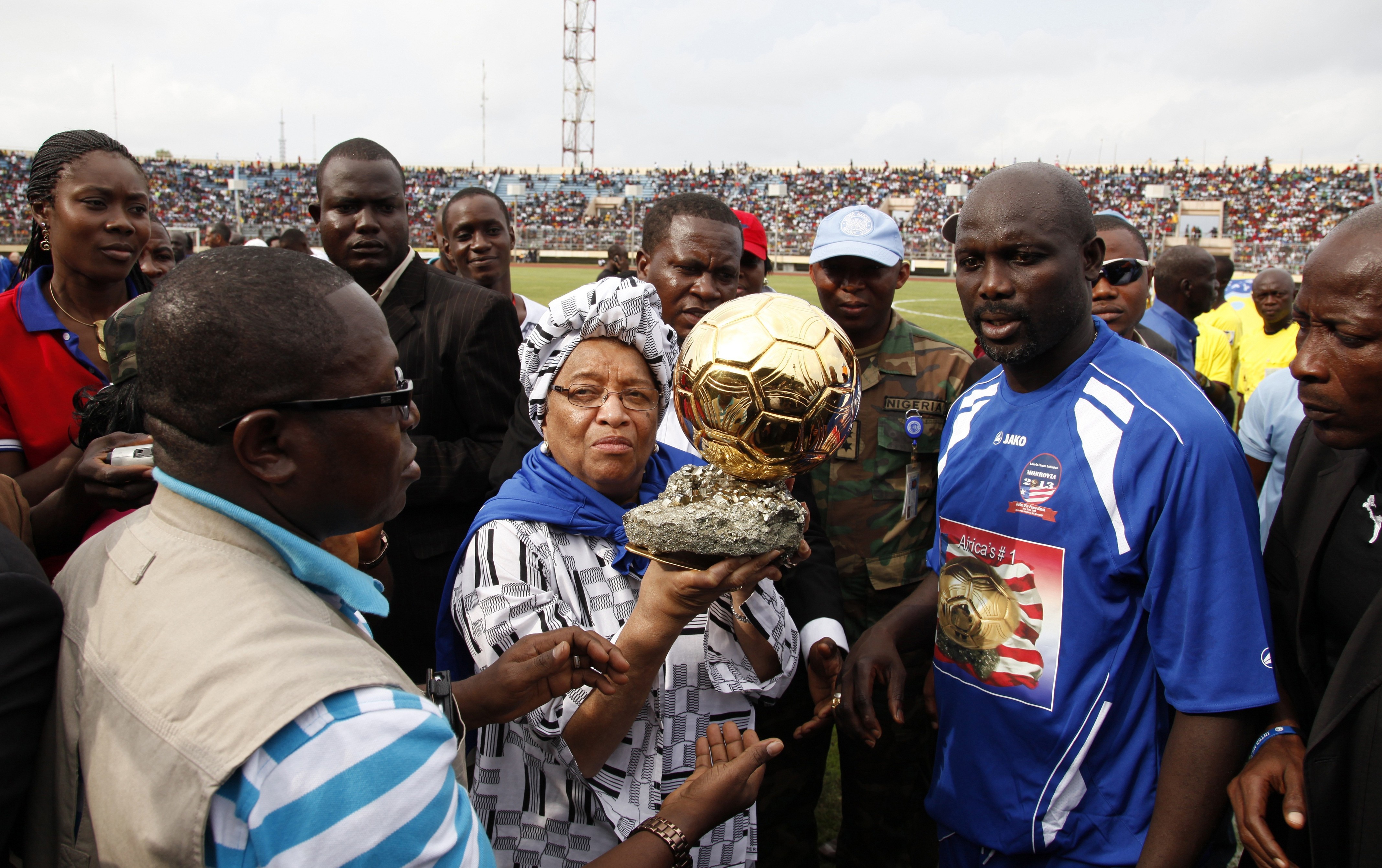Chúc mừng tuổi 60 của cầu thủ châu Phi duy nhất giành Ballon d'Or. (Ảnh: EPA Images)