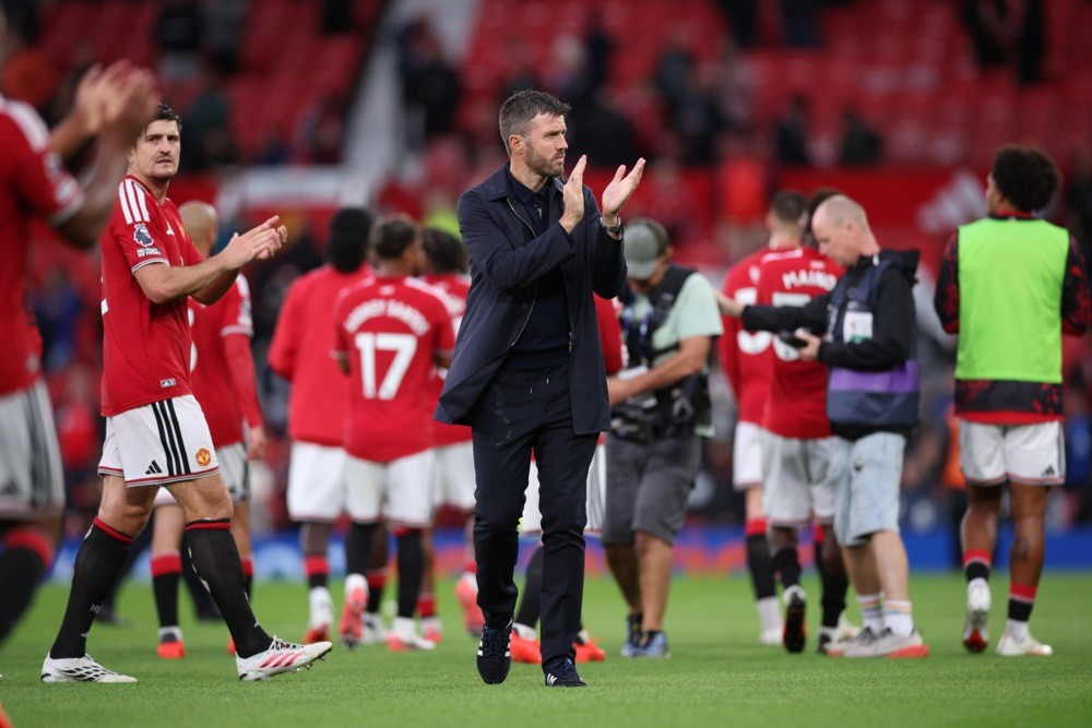 Michael Carrick được cho vẫn an toàn dù Man Utd có khởi đầu thất vọng ở mùa giải hiện tại. Ảnh: EPA/Adam Vaughan.