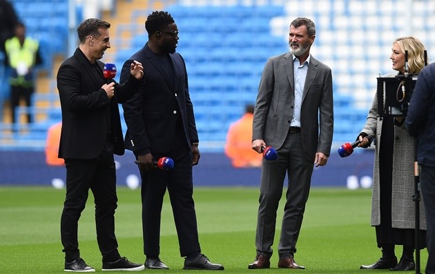 Neville ngán ngẩm vì tội trạng của Man City. (Ảnh: EPA Images)