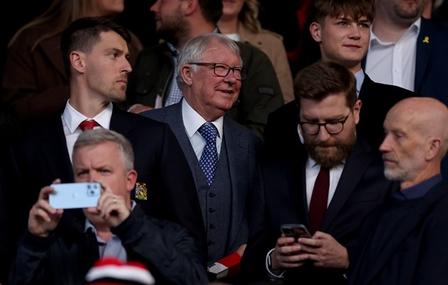 Sir Alex đã rất nỗ lực để trở lại Old Trafford sau ca phẫu thuật. Ảnh: EPA
