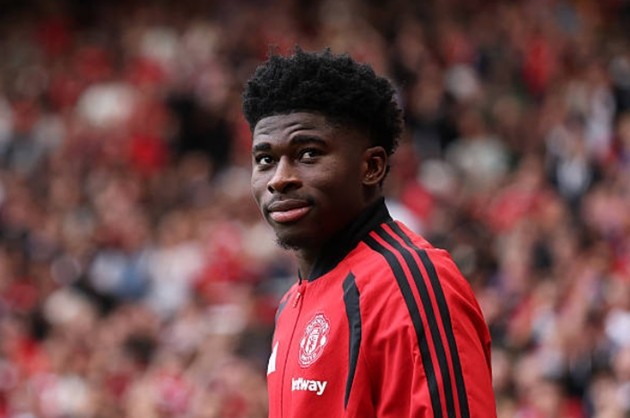 Người hâm mộ Man United chờ ngày Carlos Baleba chính thức ra mắt. Ảnh: Dan Mullan/Getty Images