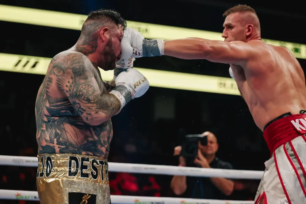 Andy Ruiz Jr đối đầu Damian Knyba