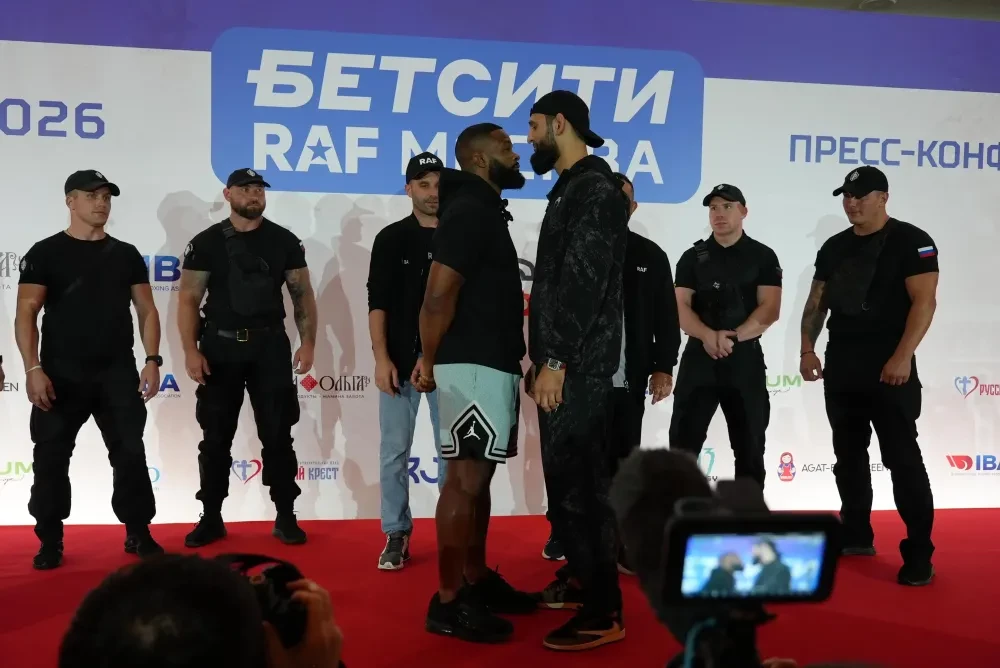Khamzat Chimaev đối đầu Tyron Woodley