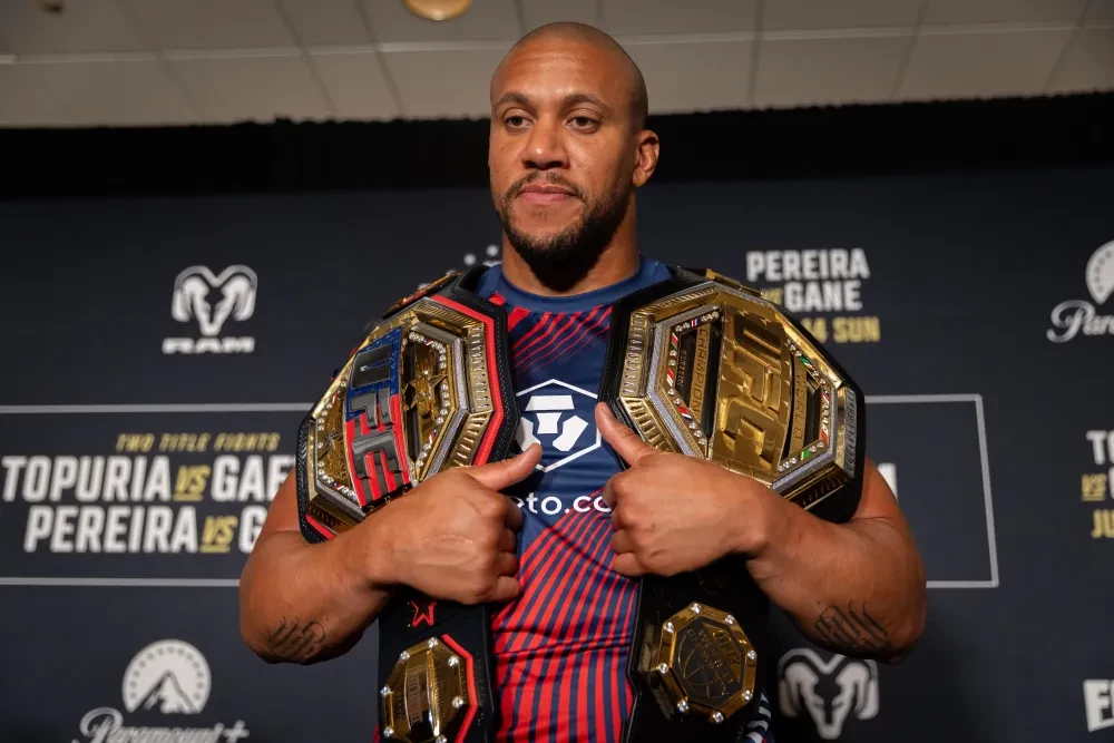 Ciryl Gane tại họp báo UFC Freedom 250