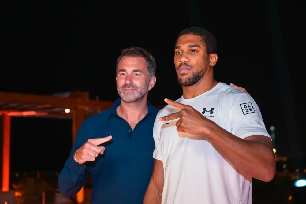Anthony Joshua và Eddie Hearn