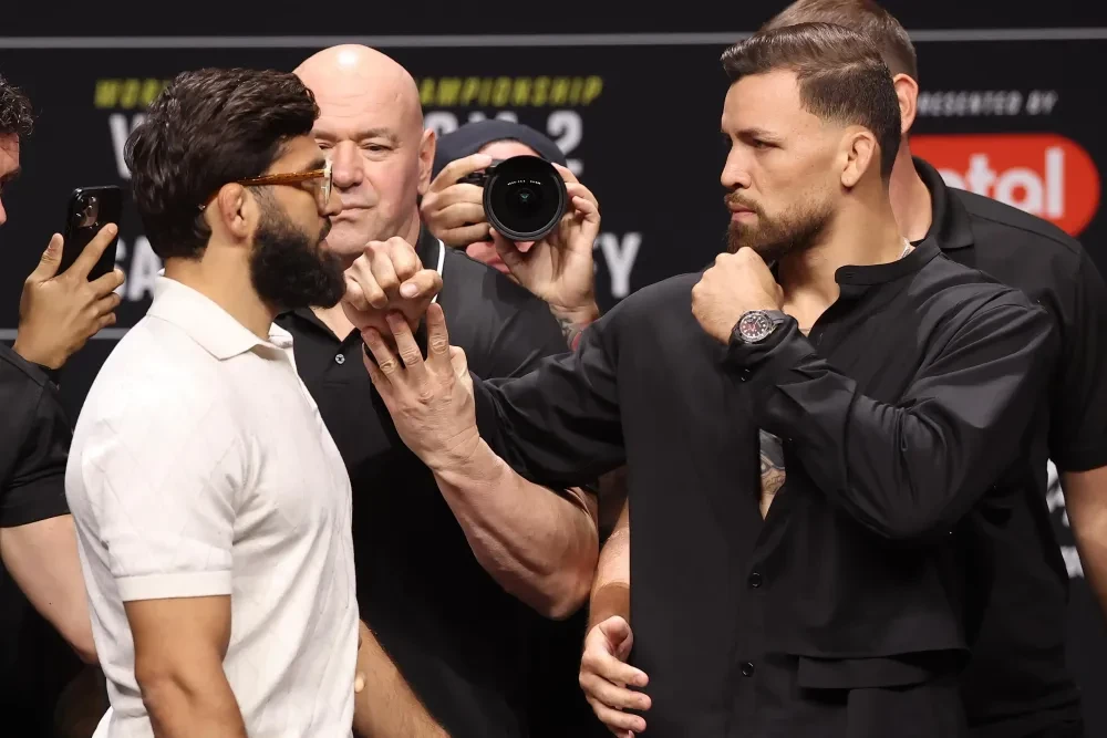 Arman Tsarukyan and Mauricio Ruffy face off ahead of UFC 331