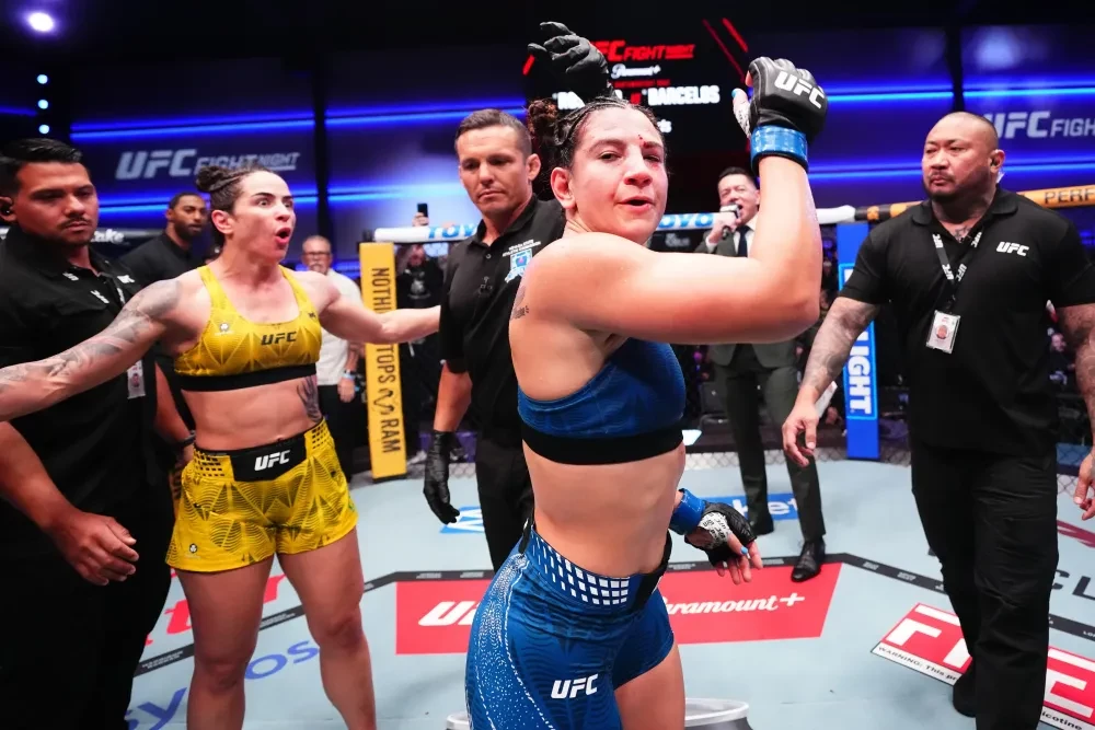 Ailin Perez ăn mừng sau chiến thắng tại UFC Vegas 121