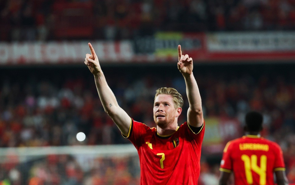 De Bruyne chứng tỏ đẳng cấp với cú đúp tuyệt phẩm. Ảnh: EPA.