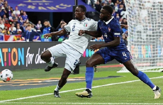 Michael Kayode - 6/10: Vất vả vắt sức hỗ trợ phòng ngự trước hành lang cánh trái nguy hiểm của Pháp, đóng góp vào tổng số 18 lần giải nguy. Ảnh: Xavier Laine/Getty Images.