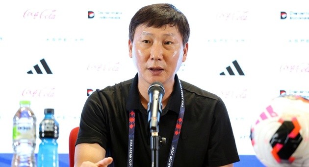 HLV Kim Sang-sik lý giải nguyên nhân không dùng Khoa Ngô. (Ảnh: VFF)