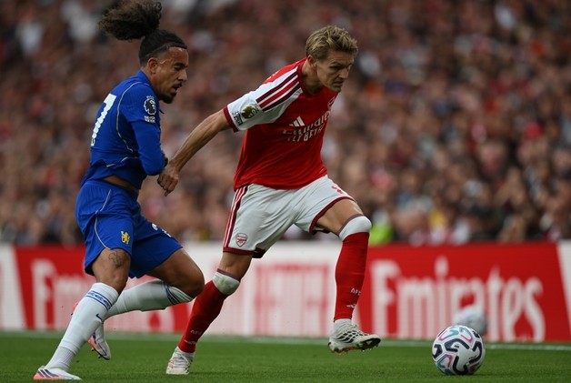Ebue cảnh báo Arsenal về sức mạnh của Chelsea trong cuộc chiến bảo vệ ngôi vương nước Anh. Ảnh: EPA
