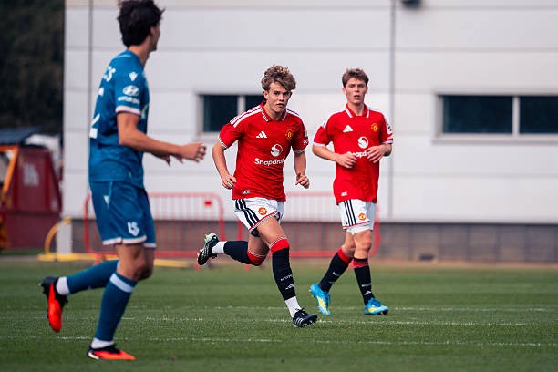 Jacey Carrick ra sân cho MU vs. Ảnh: Poppy Townson - MUFC/Manchester United - Getty Images.