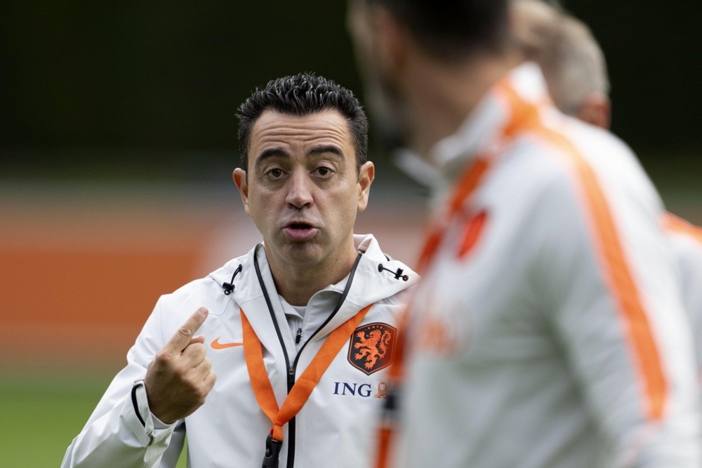 Xavi đang bất bại cùng Hà Lan. Ảnh: EPA.