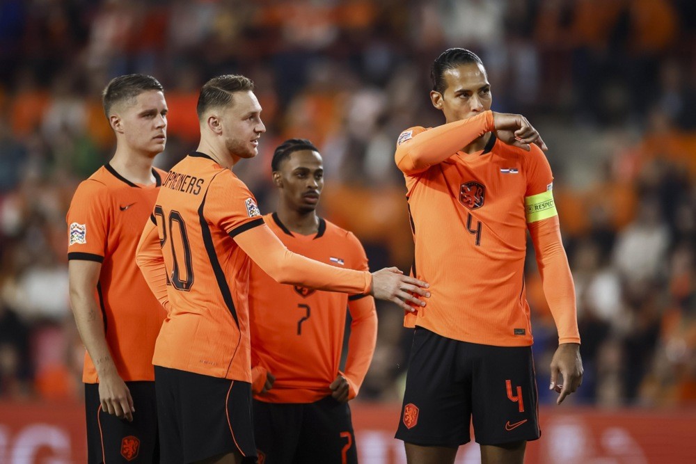Van Dijk có trận đấu thứ 100 cùng ĐTQG Hà Lan. Ảnh: EPA.
