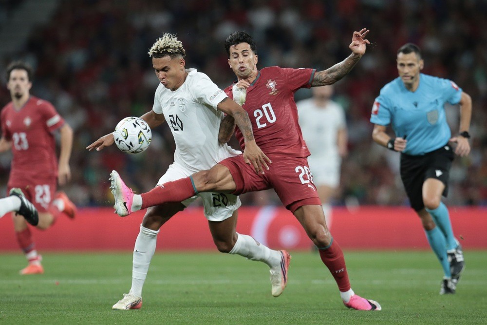 Cancelo ở trận đấu Na Uy. Ảnh: EPA.