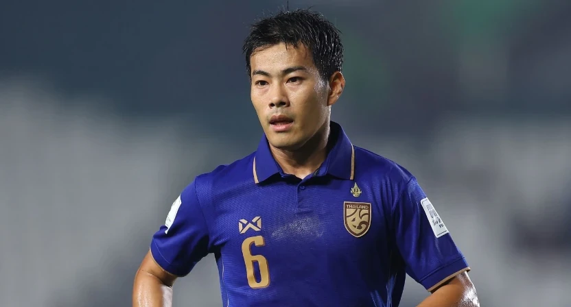 Sarach Yooyen là trụ cột tuyển Thái Lan. Ảnh: Pakawich Damrongkiattisak - FIFA/Getty Images)