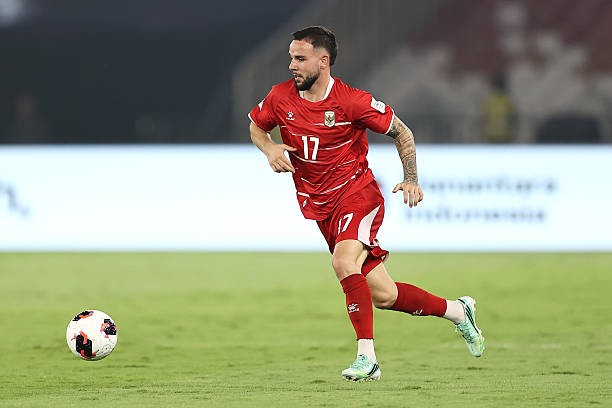 Calvin Verdonk, cầu thủ thuộc biên chế Lille tại Ligue 1 có cú ra chân nguy hiểm về phía khung thành Thái Lan. Ảnh: 