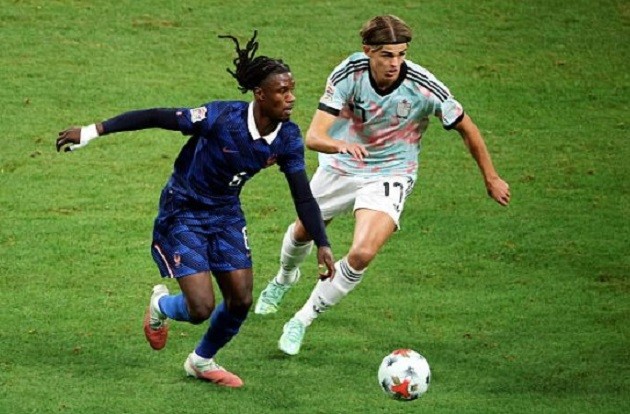 Eduardo Camavinga - 7: Tiền vệ xuất sắc nhất trận. Thu hồi 8 bóng, tắc bóng chính xác và chuyền dài chuẩn. Chạm bóng 89 lần, thi đấu rất thuyết phục. Ảnh: Xavier Laine/Getty Images.