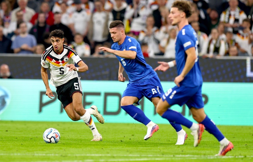 Pavlovic từng là mục tiêu hàng đầu của Man City. Ảnh: EPA.