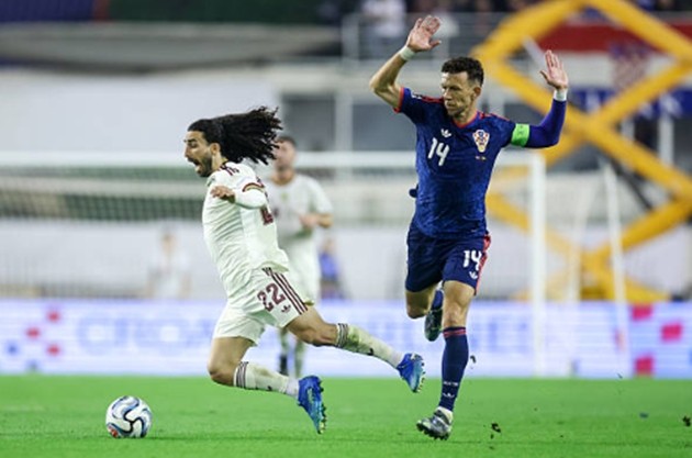 Marc Cucurella (6/10): Vẫn thể hiện sự cần mẫn quen thuộc bên cánh trái, dù những quả tạt cuối cùng đôi khi thiếu độ chuẩn xác trước hàng thủ lùi sâu của Croatia. Bù lại, anh chơi phòng ngự rất chắc chắn để hạn chế rủi ro.