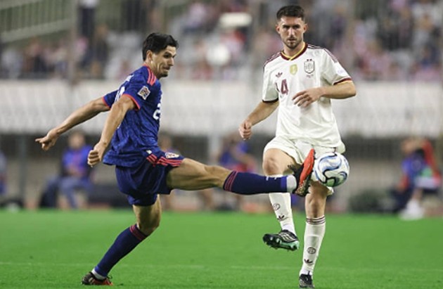 Aymeric Laporte (7/10): Trung vệ kỳ cựu đóng vai trò then chốt trong việc duy trì hàng thủ dâng cao, đảm bảo thời lượng kiểm soát bóng được luân chuyển hiệu quả. Anh áp đảo trong các pha tranh chấp tay đôi và tạo ra nền tảng vững chắc.