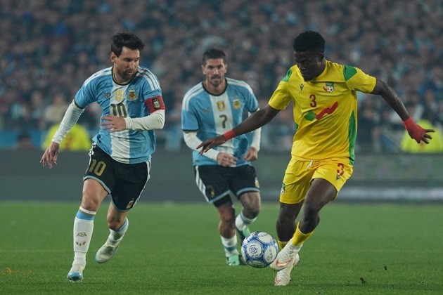Lionel Messi – 9.3/10: Màn chia tay hoàn hảo khi đóng góp 1 bàn thắng trên chấm phạt đền cùng 2 đường kiến tạo đẳng cấp. Ảnh: EPA.