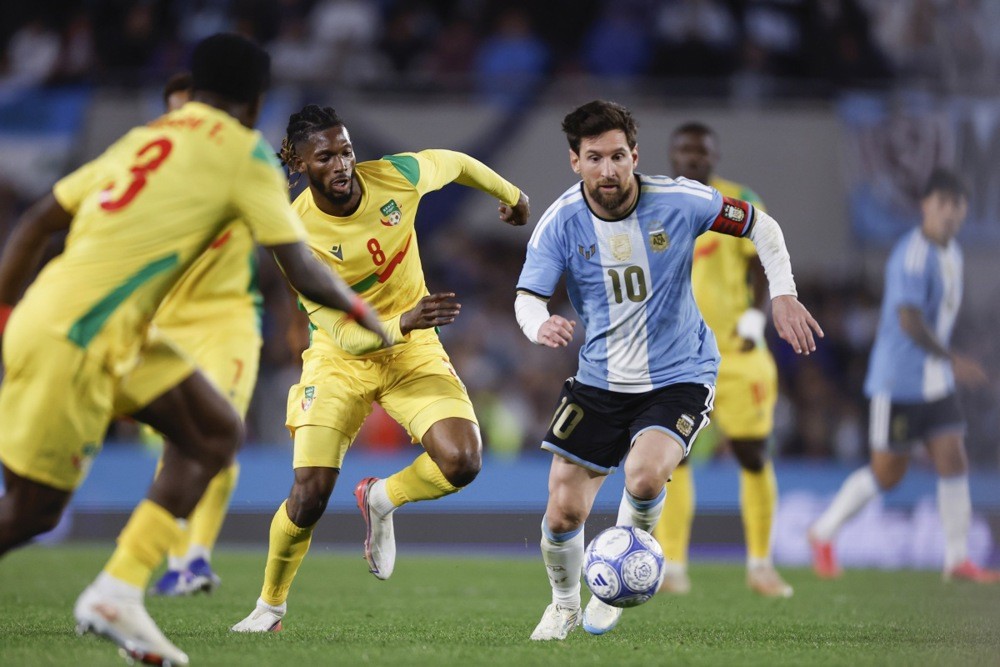 Messi vẫn để lại dấu ấn lớn về chuyên môn. Ảnh: EPA.