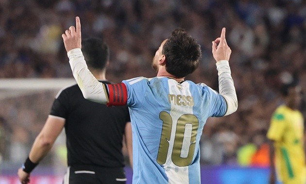 Messi khép lại 21 năm cống hiến cho Argentina. (Ảnh: EPA Images)