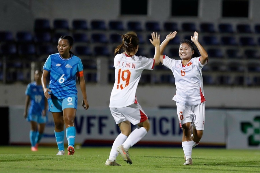 U17 nữ Việt Nam (áo trắng) có chiến thắng 20-0 trước Quần đảo Bắc Mariana. Ảnh: VFF.