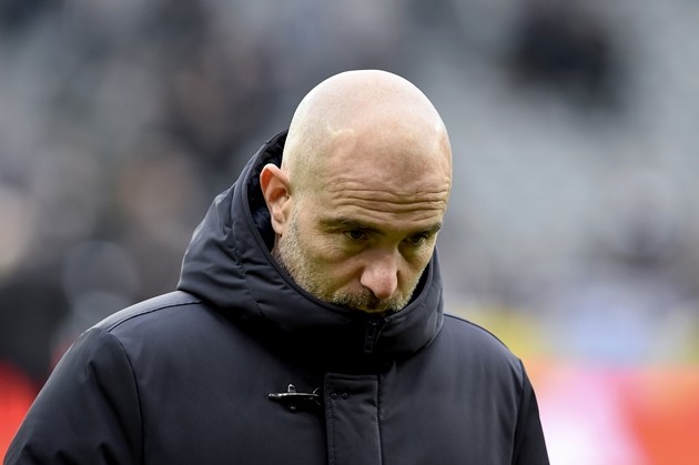 Enzo Maresca đang gặp khó khăn với án phạt của Manchester City. Ảnh: EPA/PETER POWELL