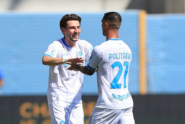 Napoli tạm thời vượt qua khủng hoảng. Ảnh: Gabriele Maltinti/Getty Images