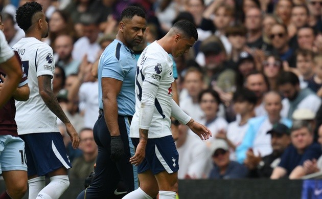Tottenham lún sâu vào vũng lầy ngay từ đầu mùa. (Ảnh: EPA Images)