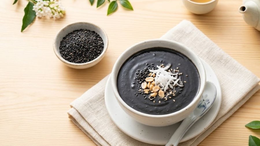 Bạn có thể nấu một bát chè mè đen nóng nổi, thơm nức chỉ bằng những nguyên liệu đơn giản.
