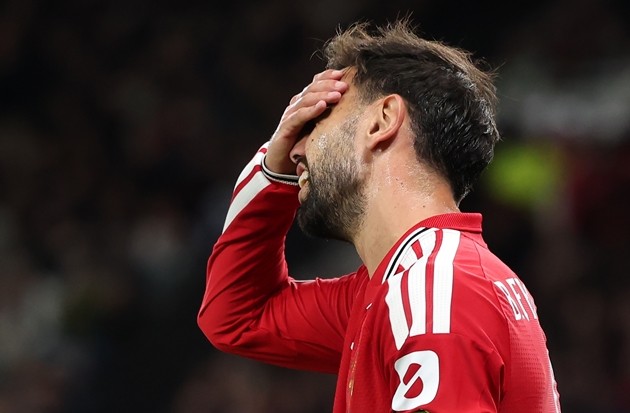 Bruno Fernandes chơi không thực sự tốt trong màu áo Manchester United mùa này. Ảnh: EPA/ADAM VAUGHAN