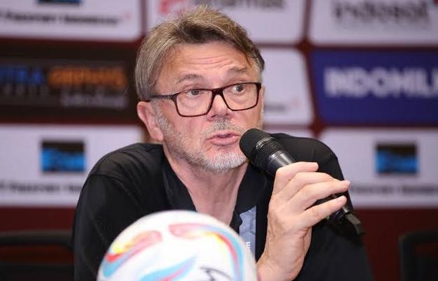Philippe Troussier hy vọng bóng đá Việt Nam tính tương lai lâu dài. Ảnh: VFF