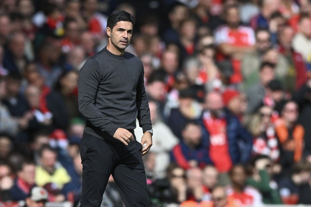 Mikel Arteta muốn tất cả thành viên nỗ lực hơn nữa. Ảnh: EPA.