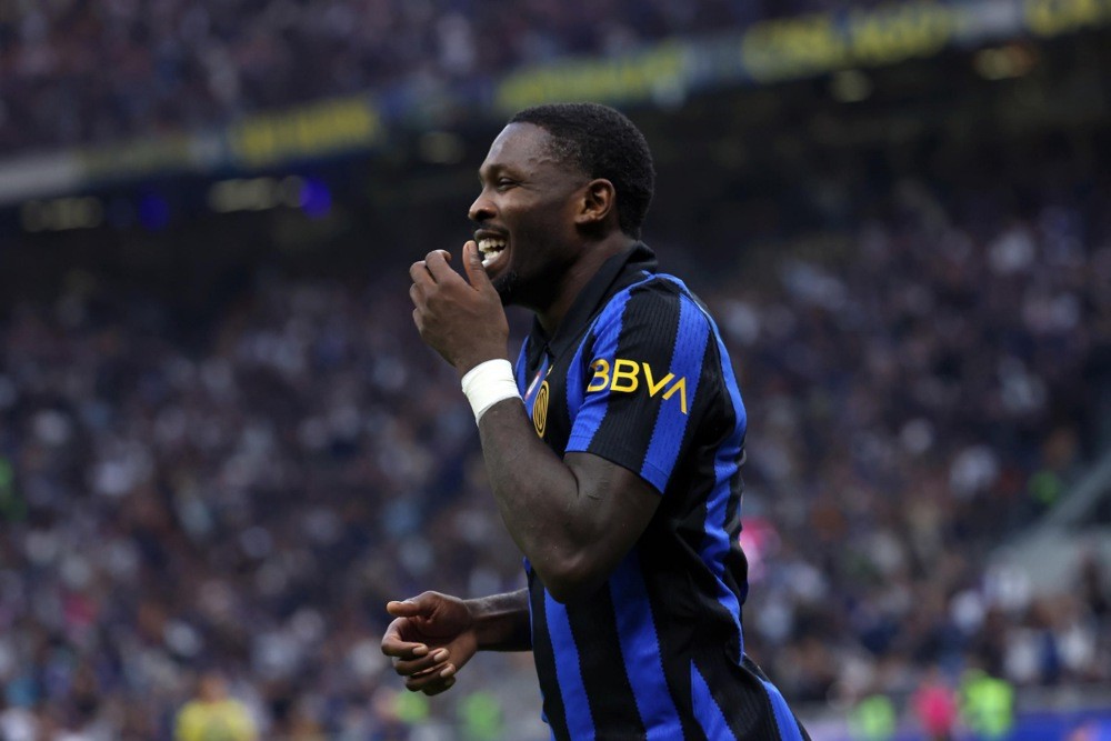Thuram ghi bàn cho Inter. Ảnh: EPA.
