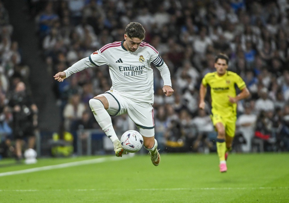 Federico Valverde: 8 điểm. Valverde chơi ổn khi đá ở vị trí tiền vệ trung tâm trong hệ thống hai tiền vệ trụ, nhưng nguy hiểm hơn hẳn khi đổi vị trí với Arda Guler và dâng cao bên cánh phải. Anh đã thực hiện đường kiến tạo quyết định để Yan Diomande ghi bàn thắng duy nhất.