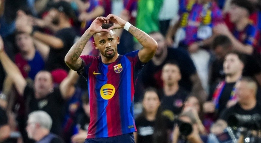 Jesus lập công cho Barcelona. Ảnh: EPA.