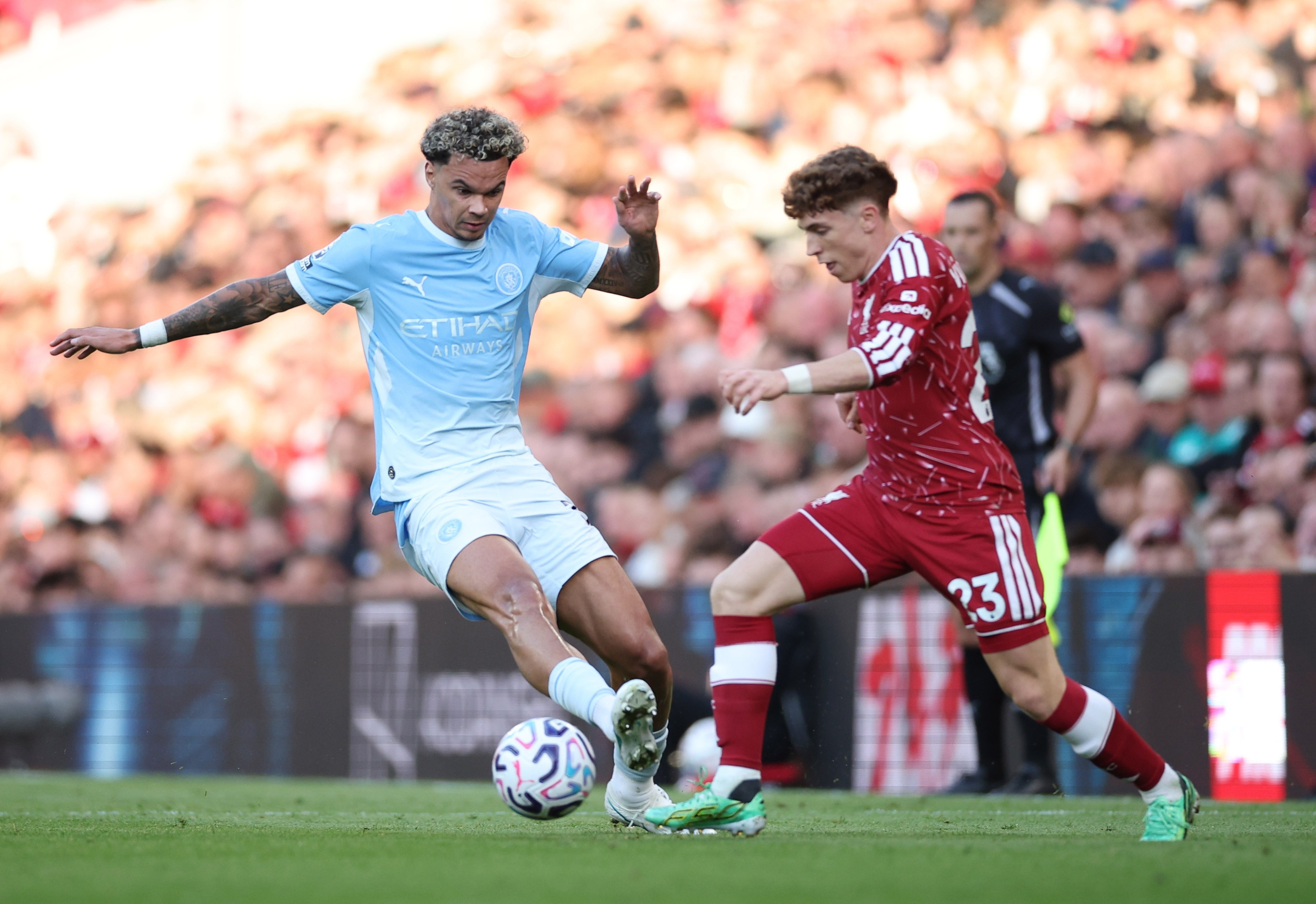 Nico O'Reilly - 6.7/10: Cầu thủ trẻ của Man City có màn trình diễn tròn vai trước khi rời sân ở phút 66, duy trì cự ly đội hình vững vàng trong sơ đồ 4-1-4-1 và giữ lối chuyền bóng đơn giản nhằm đóng góp vào tổng số 551 đường chuyền chính xác của toàn đội. Ảnh: