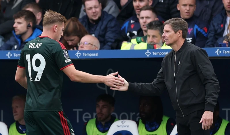 Delap bỏ lỡ cơ hội ghi bàn. Ảnh: Julian Finney/Getty Images.