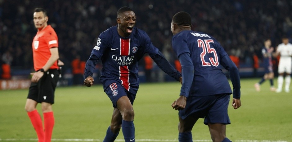 Dembele và Mendes trở lại tập luyện. Ảnh: EPA.