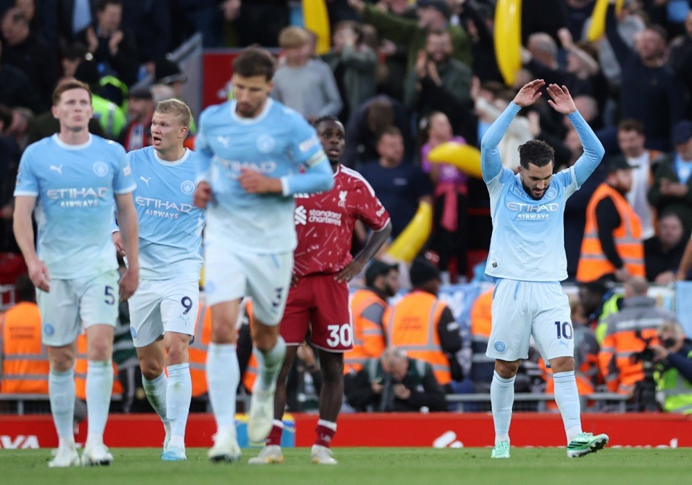 Liverpool bộc lộ nhiều điểm yếu sau trận thua Liverpool. Ảnh: EPA IMAGES. 
